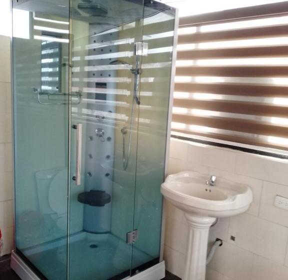 Standaard Studio, Hostal Mediodía Matriz