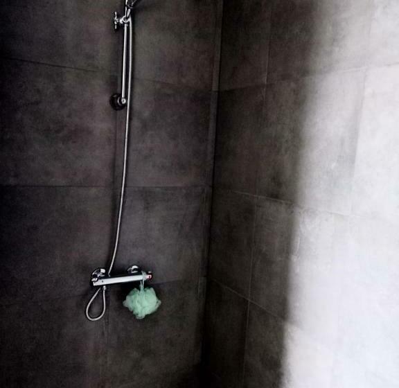 דירת חדר, Bij De Vlaamse Schuur