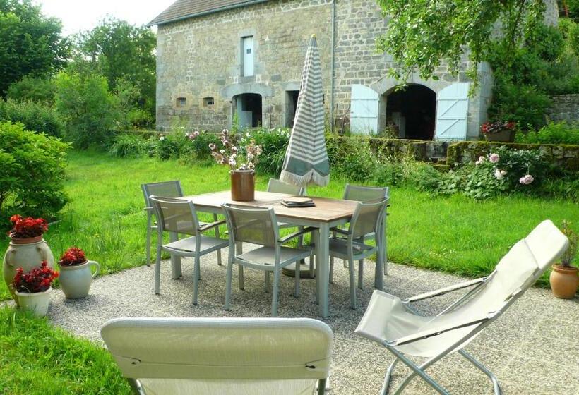 غرفة قياسية مع حمام خارجي, Chez Geppetto