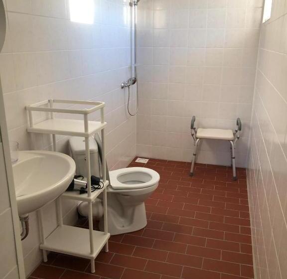 身障者適用キングサイズベッドルーム, Gasthaus Ruebenau