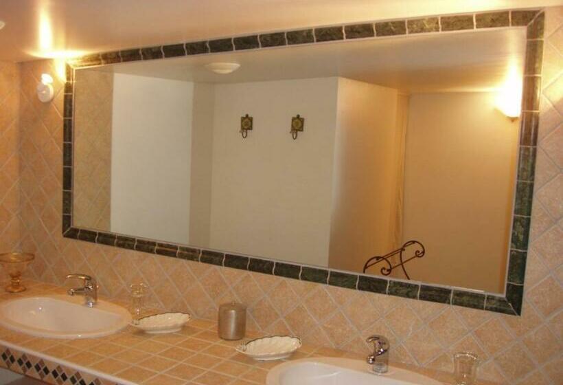 스탠다드 룸, Le Moulinage