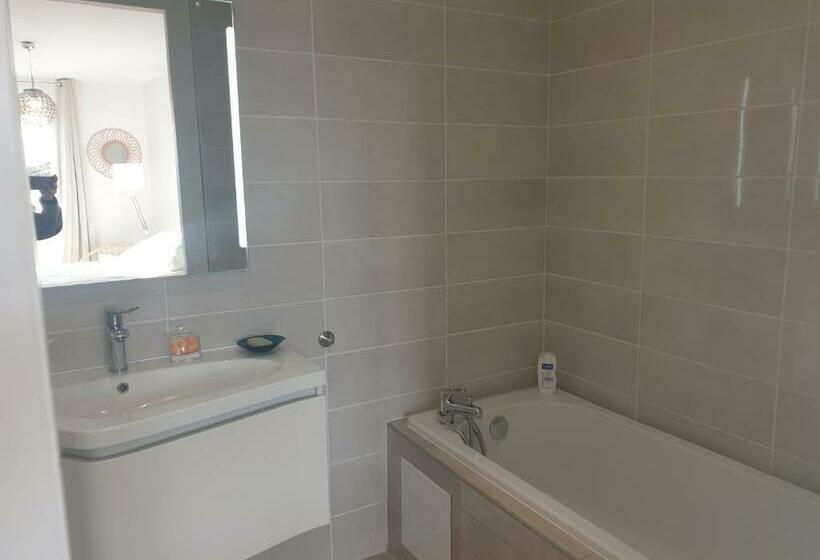 标准房带园景, Au Clos Du Bourg