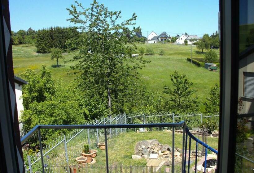 غرفة قياسية, Haus Klara