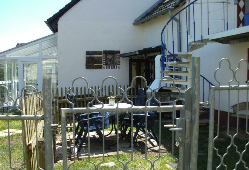 غرفة قياسية, Haus Klara