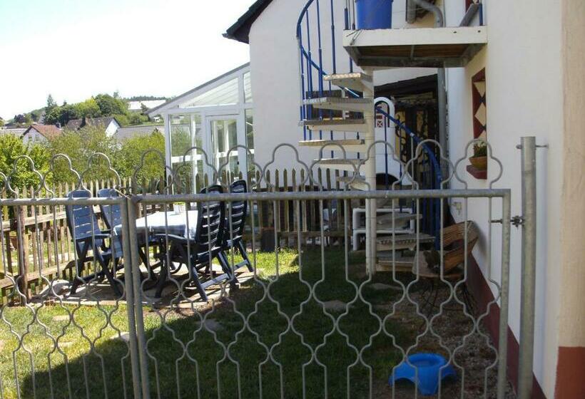 غرفة قياسية, Haus Klara