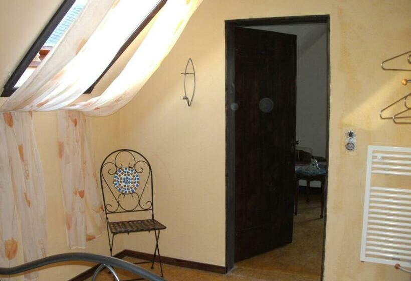 غرفة قياسية, Haus Klara