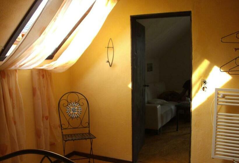 غرفة قياسية, Haus Klara