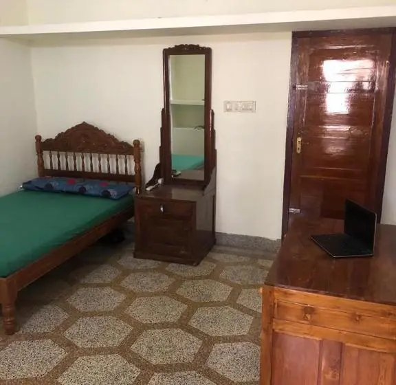 デラックスルーム, Konni Town Central House With Ac Rooms