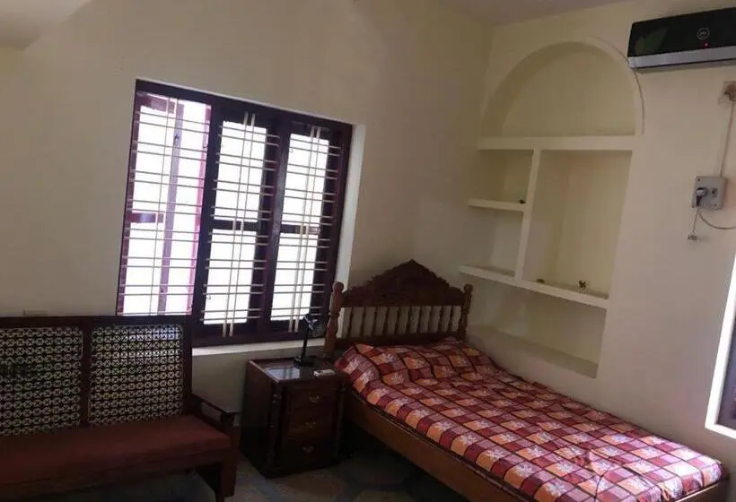 デラックスルーム, Konni Town Central House With Ac Rooms