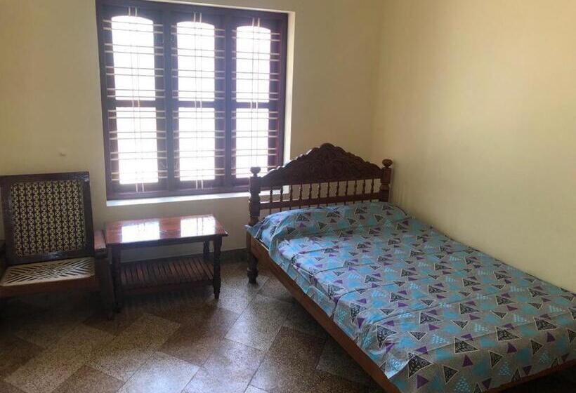 이코노미 룸, Konni Town Central House With Ac Rooms