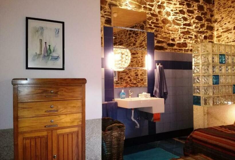 スーペリアールーム, Mesao Provesende