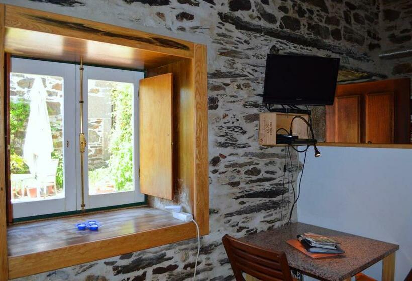 スーペリアールーム, Mesao Provesende