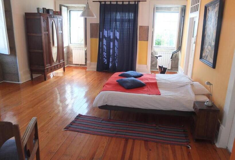 山の見えるスーペリアルーム, Mesao Provesende