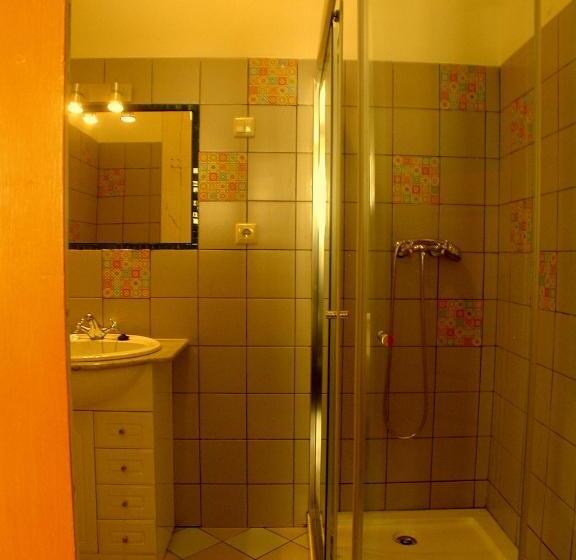 スタンダードルーム, Mesao Provesende