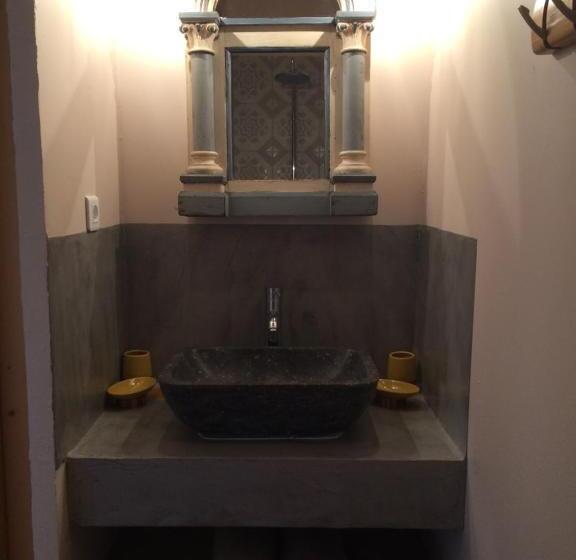 Четырехместный Номер Стандарт Вид на Сад, Terre De Boheme