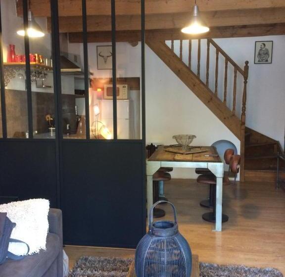 Номер Стандарт Вид на Сад, Terre De Boheme