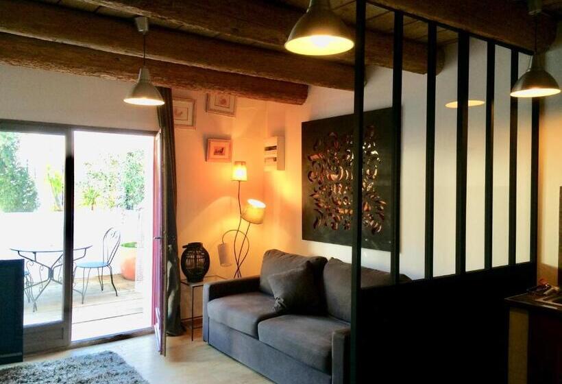 Номер Стандарт Вид на Сад, Terre De Boheme