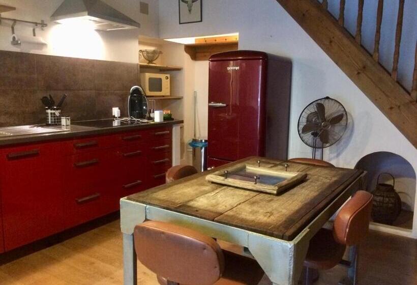 Номер Стандарт Вид на Сад, Terre De Boheme