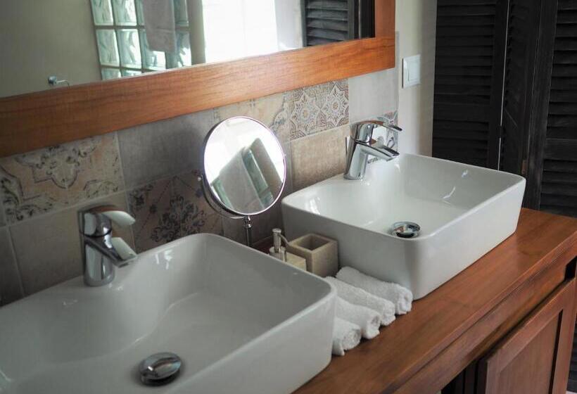 غرفة قياسية, L Ermitage De Saint Bardoux