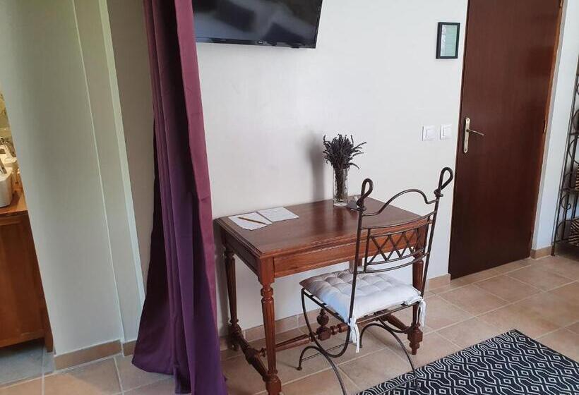 غرفة قياسية, L Ermitage De Saint Bardoux