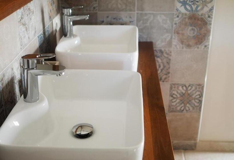 غرفة قياسية, L Ermitage De Saint Bardoux