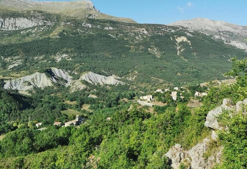 マウンテンビュースタンダードルーム, La Peyregoune, Logement En Pleine Nature Et Table D Hôtes