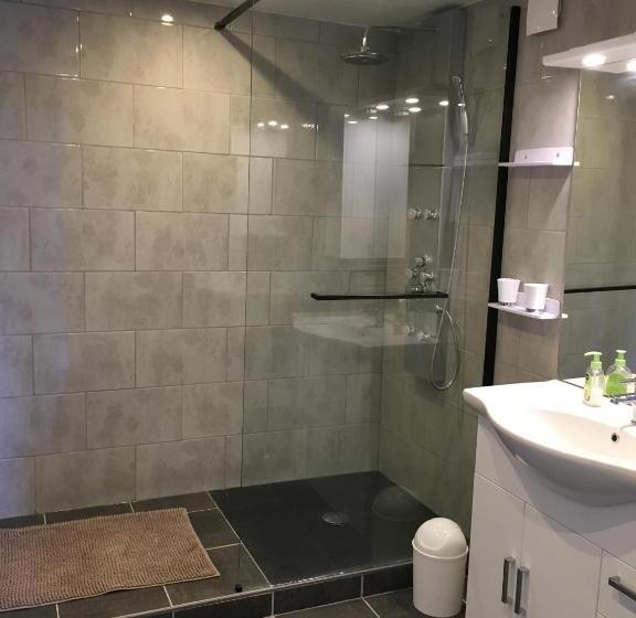 浴室共有スタンダード4人用ルーム, La Terrasse Des Cevennes