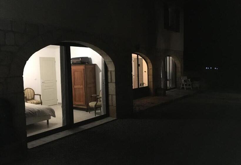 Номер Стандарт Четырехместный Совместный Санузел, La Terrasse Des Cevennes