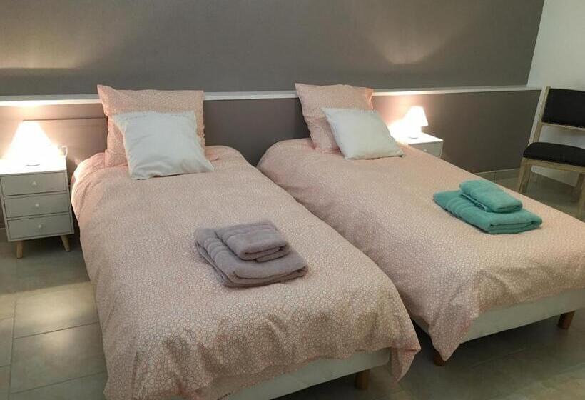 浴室共有スタンダード4人用ルーム, La Terrasse Des Cevennes