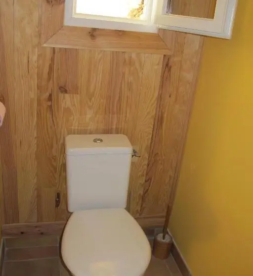 バスルーム共有のトリプルスタンダード, Le Corral Chambre D Hôte