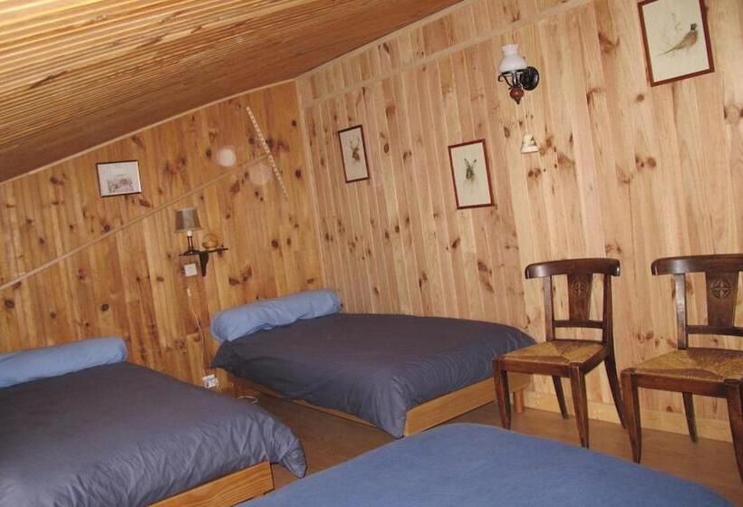 バスルーム共有のトリプルスタンダード, Le Corral Chambre D Hôte