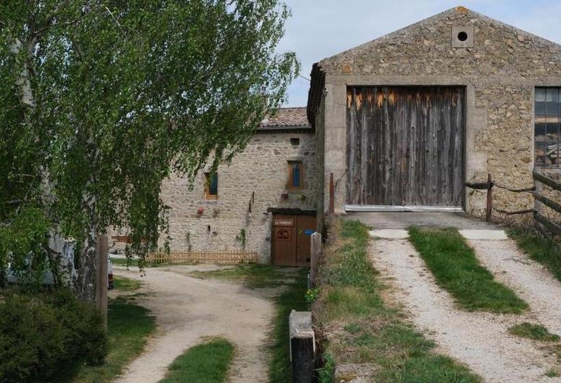 バスルーム共有のトリプルスタンダード, Le Corral Chambre D Hôte