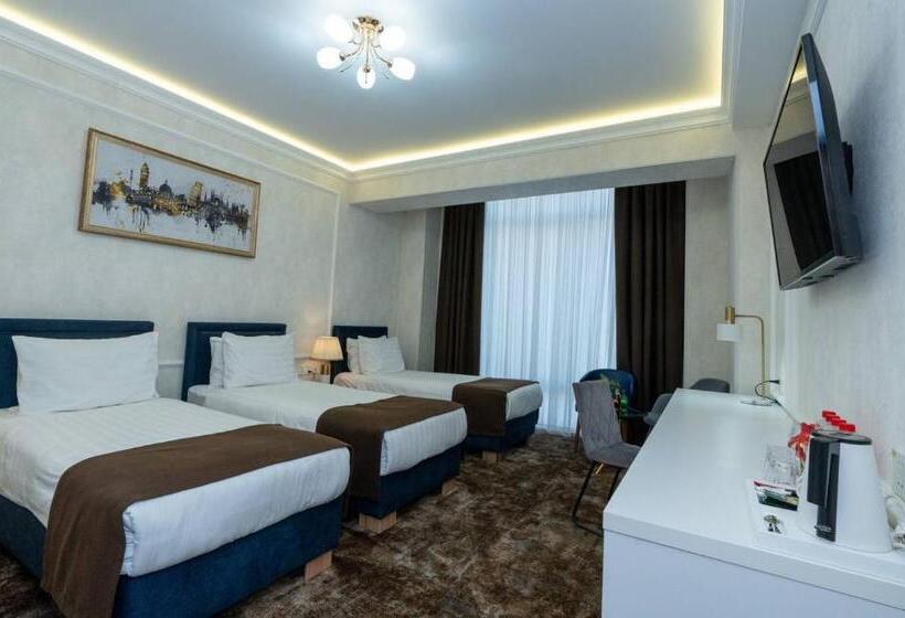 غرفة ديلوكس رباعية, Garnet Hotel Tashkent
