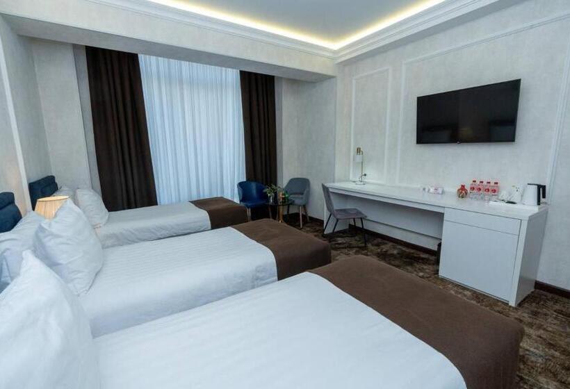 غرفة ديلوكس رباعية, Garnet Hotel Tashkent