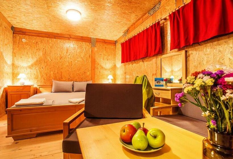 标准间, Debeli Dab