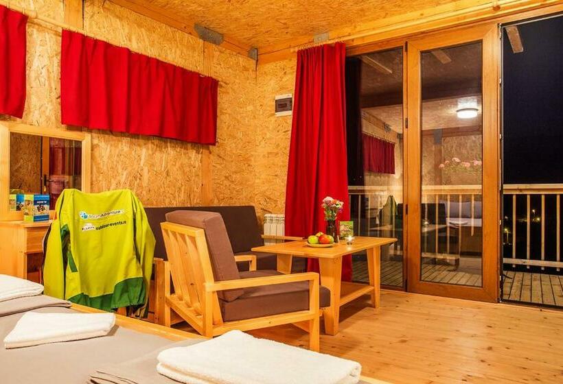 标准间, Debeli Dab