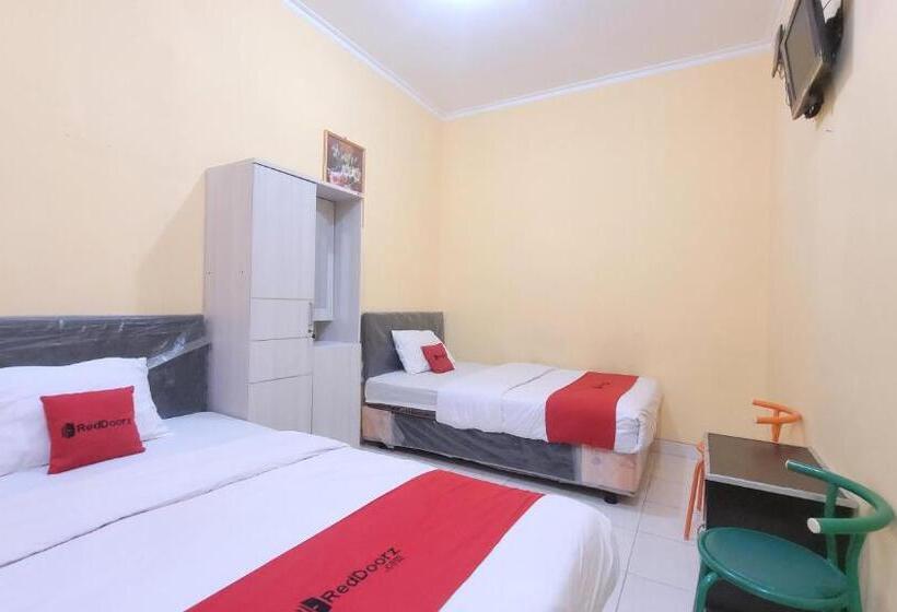 标准间, Reddoorz Syariah At Endrayanti Inn Rsud Yogyakarta