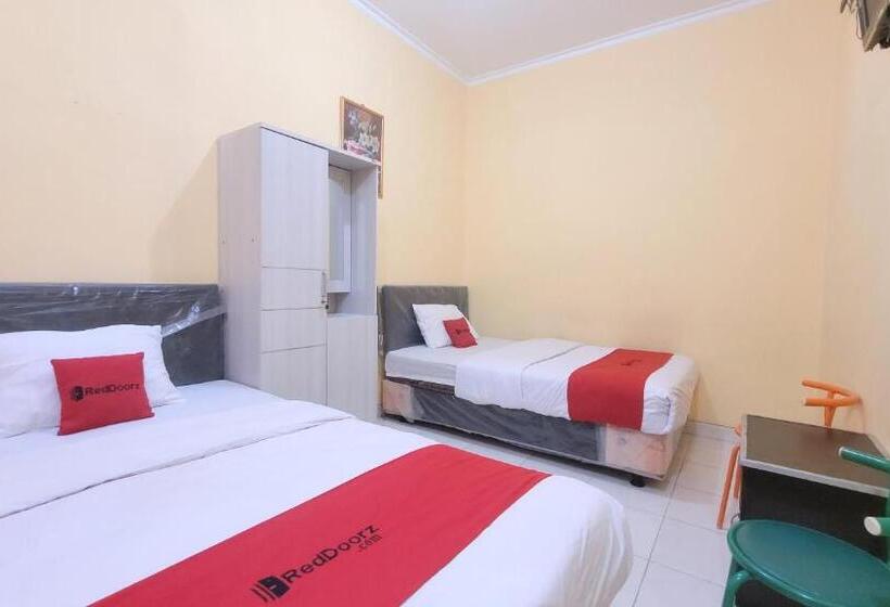 标准间, Reddoorz Syariah At Endrayanti Inn Rsud Yogyakarta