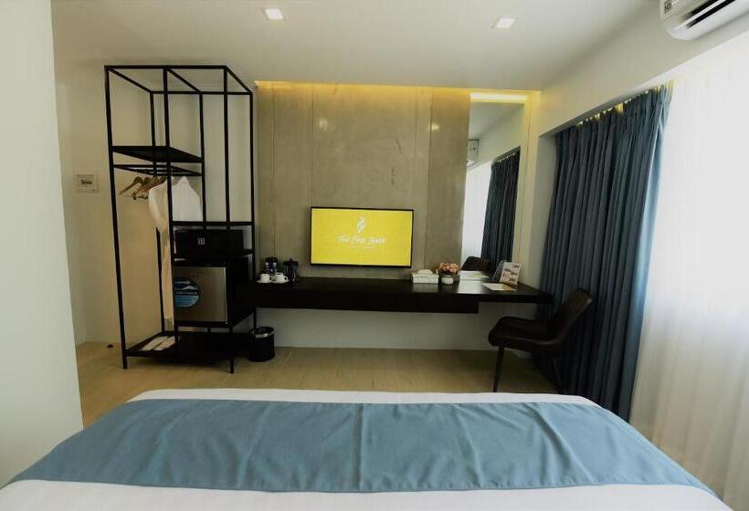 Студия Deluxe, The First Islatel