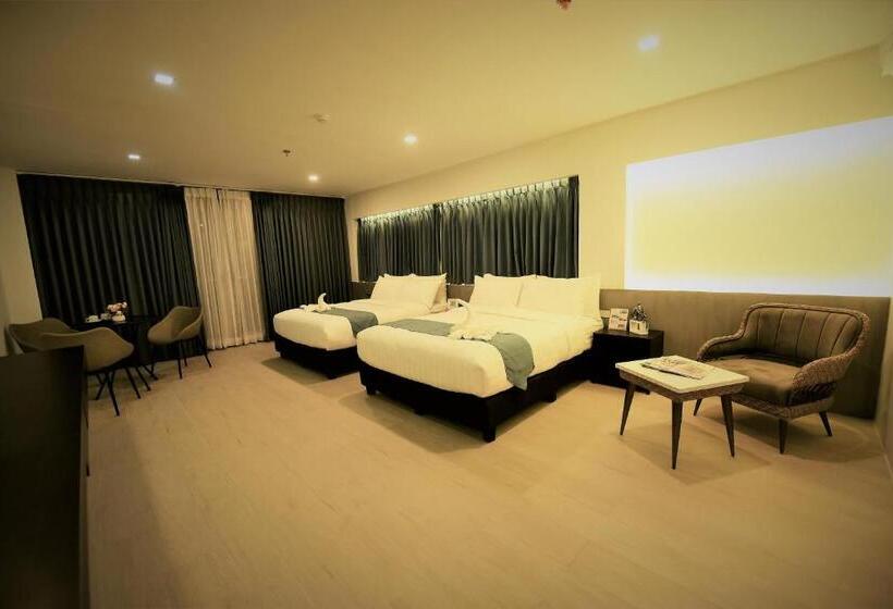 Family Suite, The First Islatel