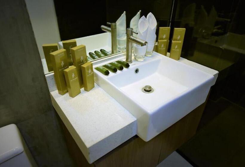 Family Suite, The First Islatel