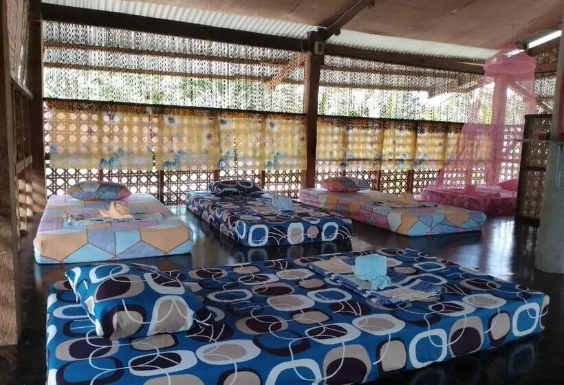 ルームシェアのワンベッド, Lhoyjean Garden Hostel