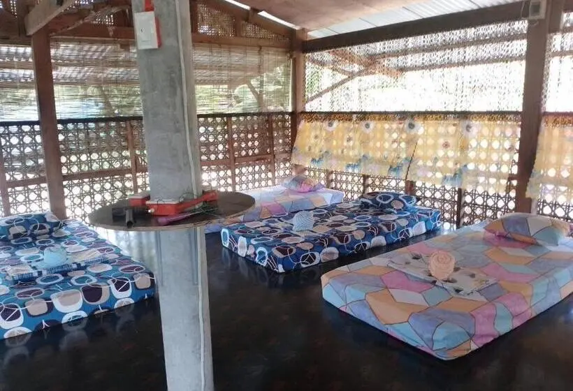 ルームシェアのワンベッド, Lhoyjean Garden Hostel