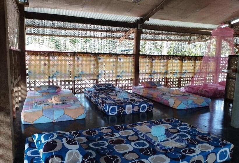 מיטה בחדר משותף, Lhoyjean Garden Hostel