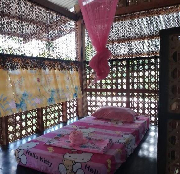 מיטה בחדר משותף, Lhoyjean Garden Hostel