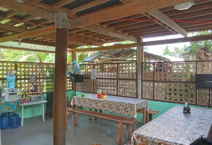 מיטה בחדר משותף, Lhoyjean Garden Hostel