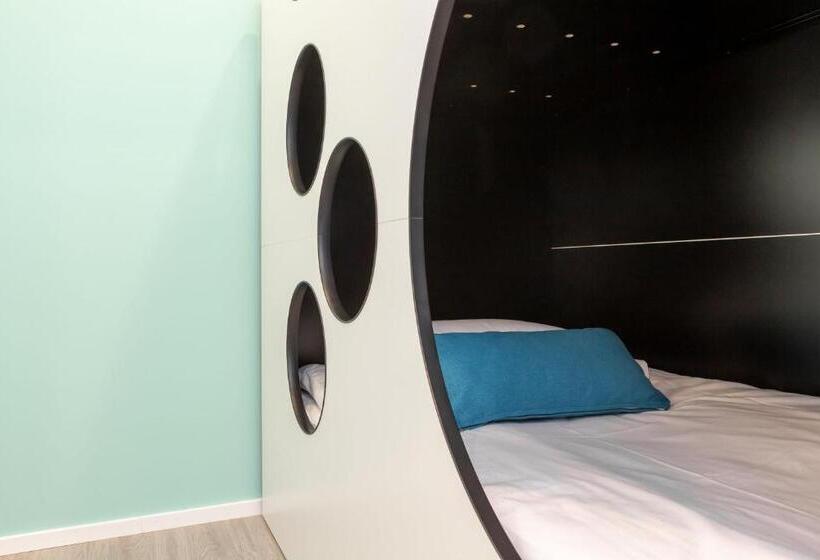 غرفة عائلية, Oma Hotelli