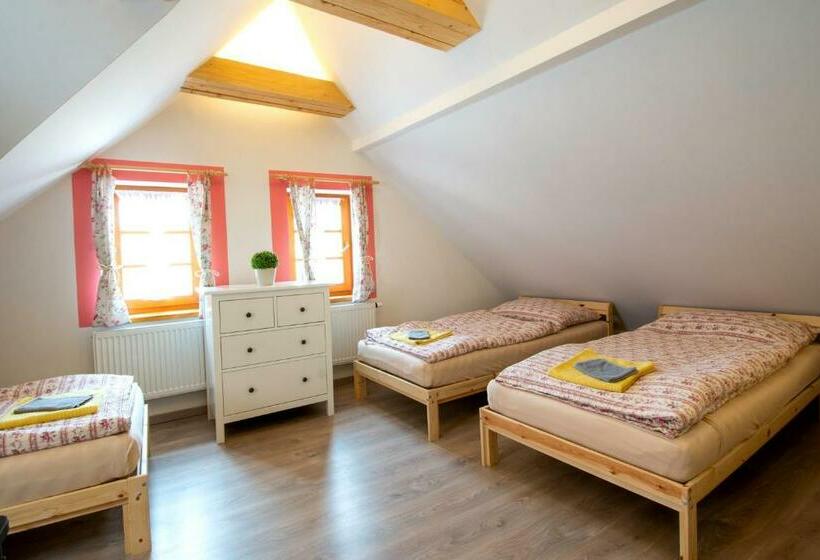 Люкс Дюплекс, Andělský Dvůr