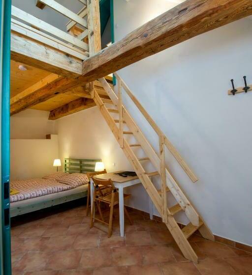 Люкс Дюплекс, Andělský Dvůr