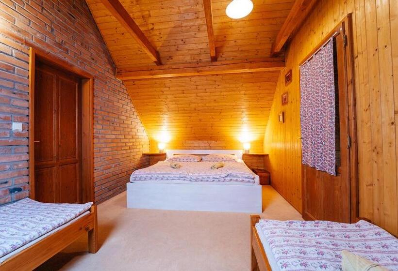 Люкс, Andělský Dvůr